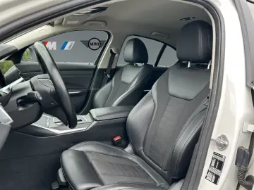 BMW 318i Sportsitze Komfortzugang PDC ACC Live Cockp