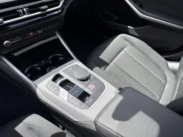 BMW 318iA Limo LiCoPro HuD Kam DrivingAss ParkAss
