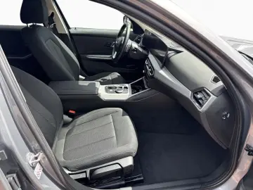 BMW 318iA Limo LiCoPro HuD Kam DrivingAss ParkAss