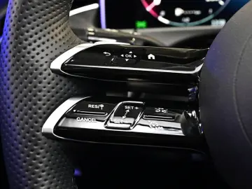 MERCEDES-BENZ E 450 4M AMG Sport Premium  NIGHT PANO HUD LED