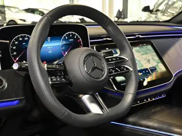 MERCEDES-BENZ E 450 4M AMG Sport Premium  NIGHT PANO HUD LED