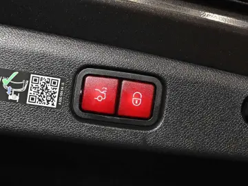 MERCEDES-BENZ E 450 4M AMG Sport Premium  NIGHT PANO HUD LED