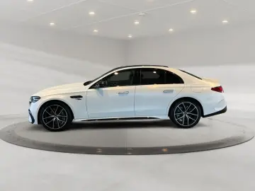 MERCEDES-BENZ AMG E 53 Hybrid 4matic  AMG MBUX Superscreen
