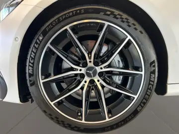 MERCEDES-BENZ AMG E 53 Hybrid 4matic  AMG MBUX Superscreen