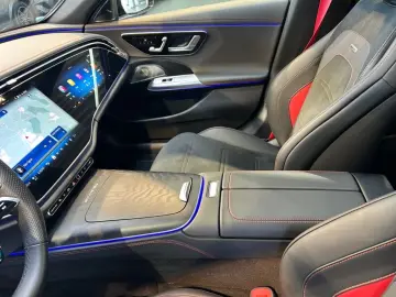 MERCEDES-BENZ AMG E 53 Hybrid 4matic  AMG MBUX Superscreen