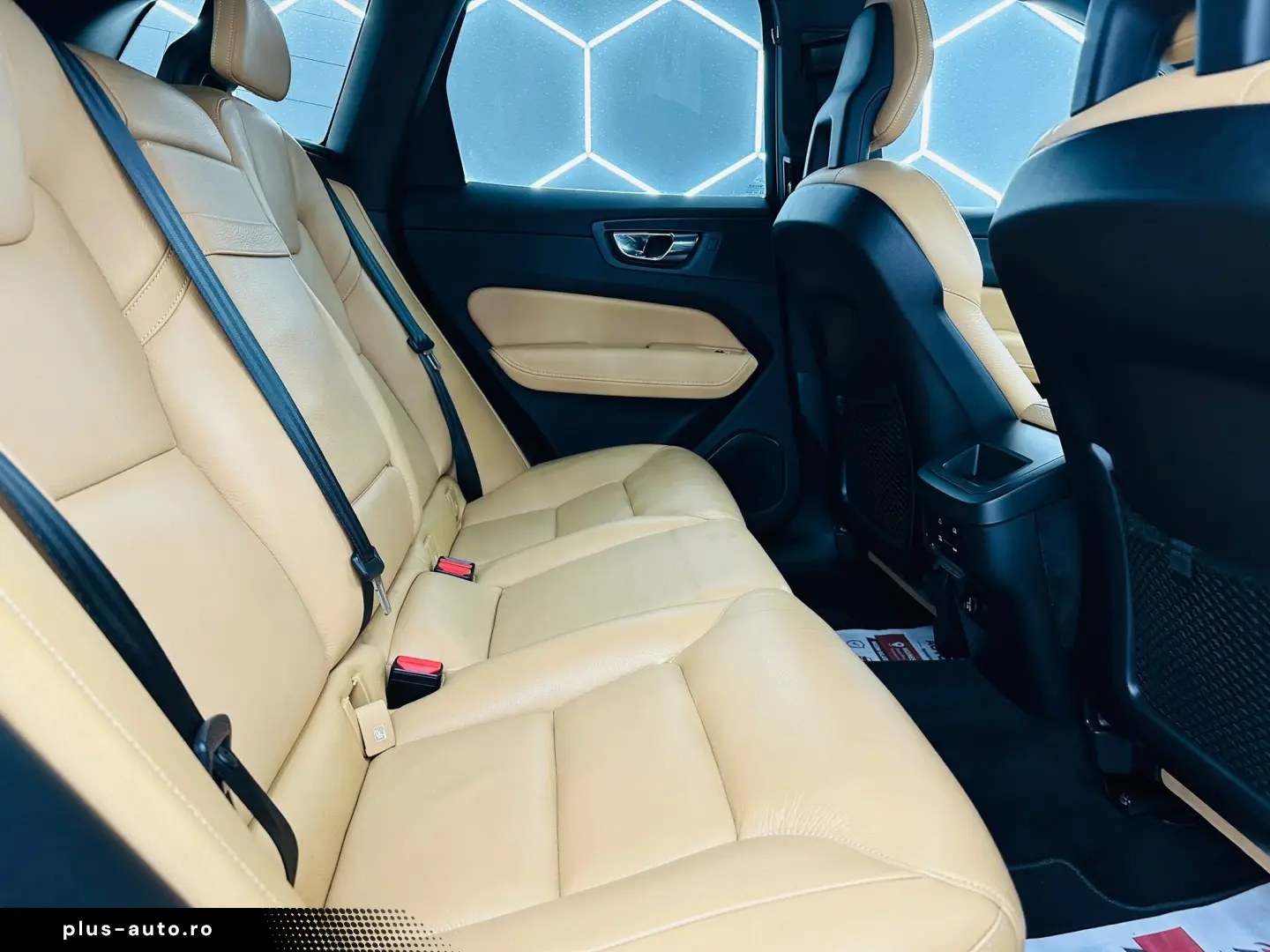 VOLVO XC60 2018 2.0D E6 4x4 Garantie 12 Luni Rate Avans 0 Do