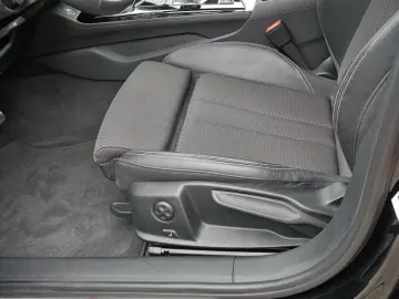 Audi A4 Avant 40 TFSI S-Line S tronic  Matrix