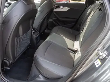 Audi A4 Avant S line 40TFSI qu Stronic Navi Matrix