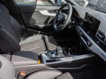 Audi A4 Avant S line 40TFSI qu Stronic Navi Matrix