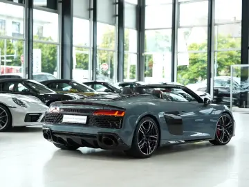 Audi R8 Spyder qu performance CARBON PACKAGE
