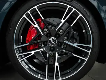 Audi R8 Spyder qu performance CARBON PACKAGE