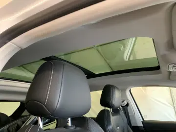 MG Marvel R Performance 70kWh PilotPkt Memo 360 Pan