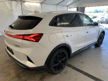 MG Marvel R Performance 70kWh PilotPkt Memo 360 Pan