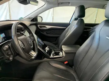 MG Marvel R Performance 70kWh PilotPkt Memo 360 Pan