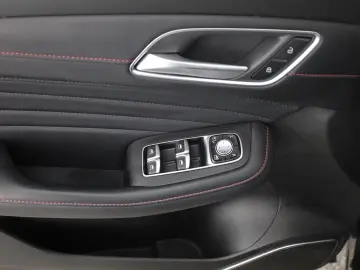 MG HS 1.5 T-GDI Luxury Aut. LED ACC Navi 360  Pano