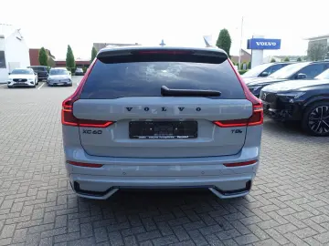 VOLVO XC60 Black Edition Plus T8 AWD AHK Pano HeadUP