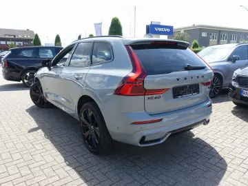VOLVO XC60 Black Edition Plus T8 AWD AHK Pano HeadUP