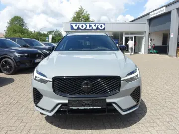 VOLVO XC60 Black Edition Plus T8 AWD AHK Pano HeadUP