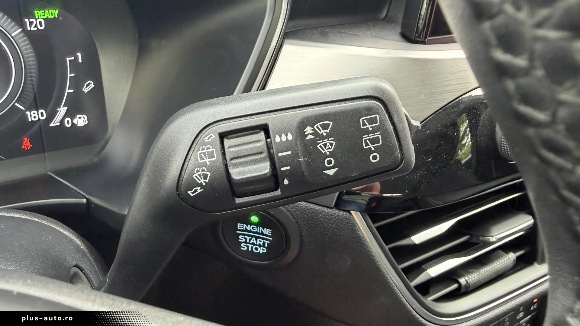 FORD KUGA 4X4 2.5 HYBRID 190 CP