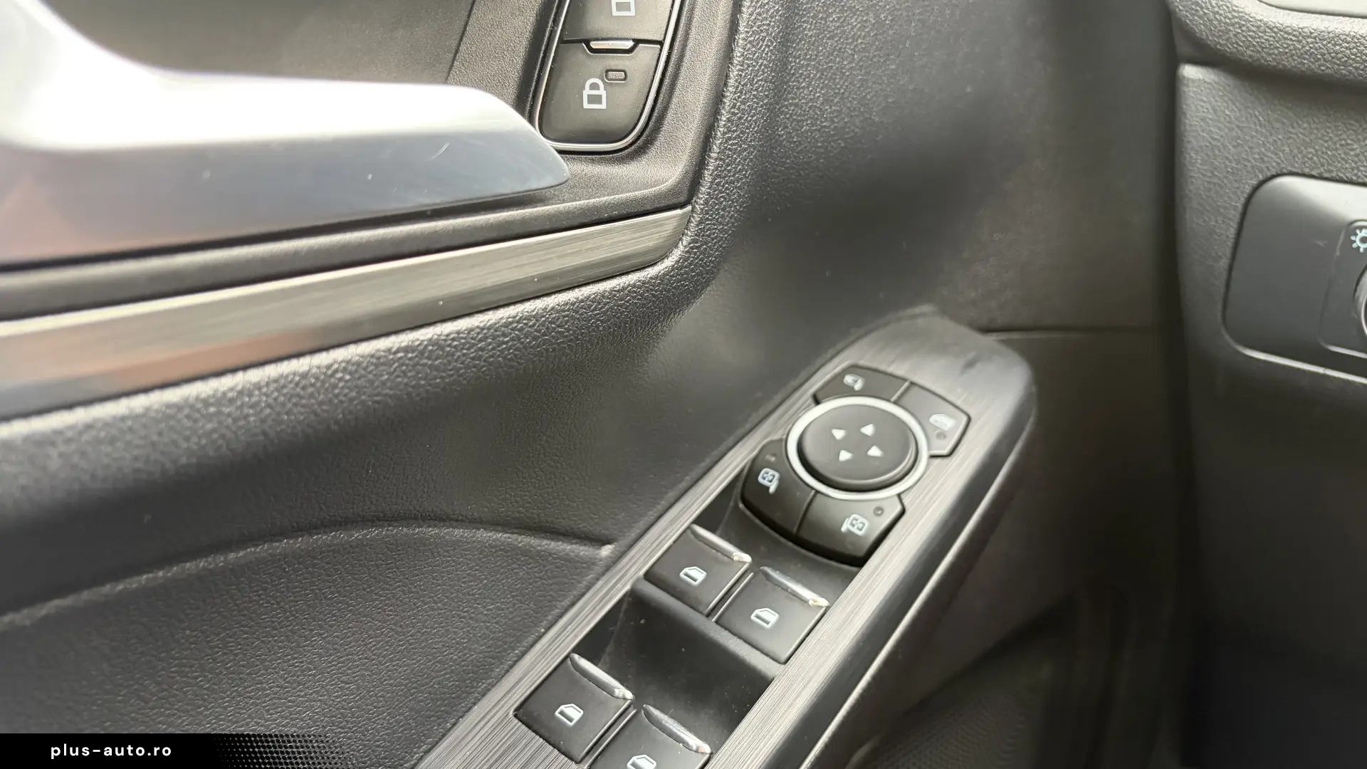 FORD KUGA 4X4 2.5 HYBRID 190 CP