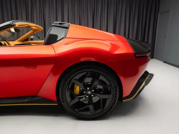 2026 FERRARI 12CILINDRI SPIDER LIFT CARBON PASSAGER DISPLAY