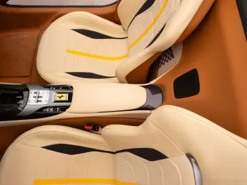 2026 FERRARI 12CILINDRI SPIDER LIFT CARBON PASSAGER DISPLAY
