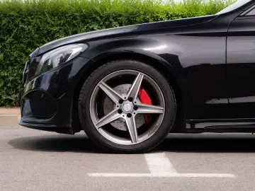 Mercedes-Benz C 200_Coupe_Pops&Bangs