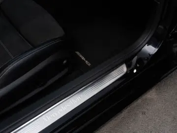 Mercedes-Benz C 200_Coupe_Pops&Bangs