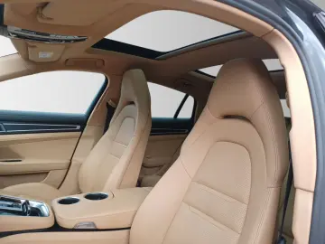 PORSCHE Panamera 4 Platinum Edition