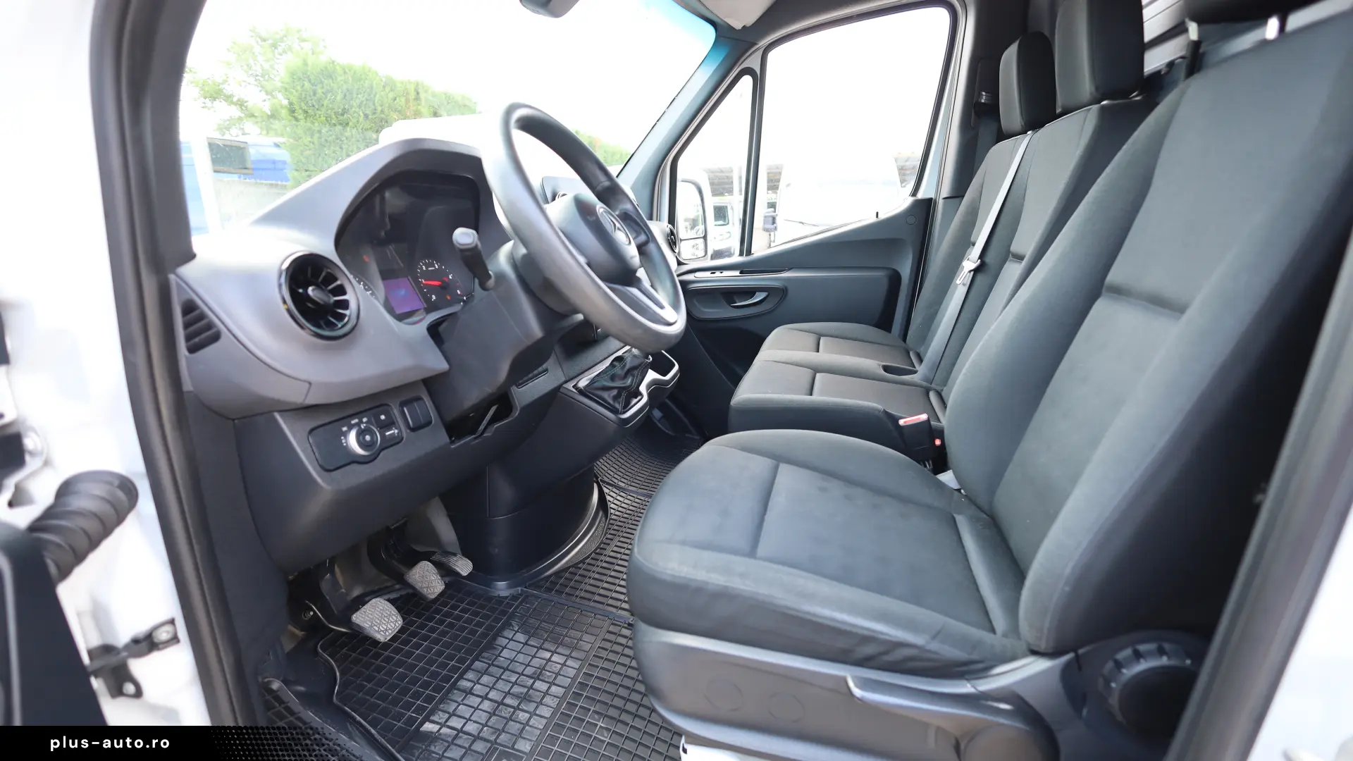 Mercedes-Benz Sprinter L1H2 2.2D 143 CP