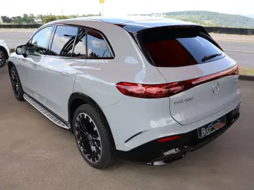 MERCEDES-BENZ EQS SUV 580 4Matic AMG Premium Pano Hy…