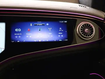 MERCEDES-BENZ EQS SUV 580 4Matic AMG Premium Pano Hy…