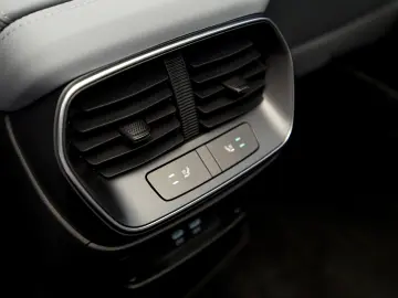 BYD SEALION 7