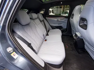 BYD SEALION 7