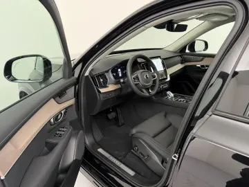 Volvo XC90 T8 AWD Plus