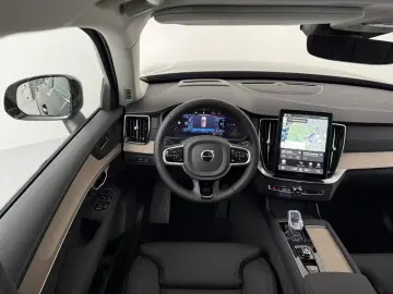 Volvo XC90 T8 AWD Plus