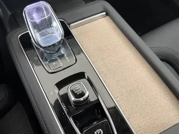 Volvo XC90 T8 AWD Plus