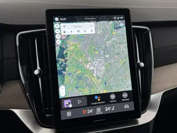 Volvo XC90 T8 AWD Plus