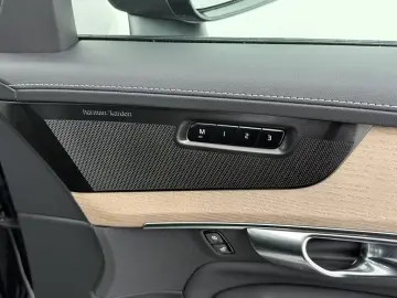 Volvo XC90 T8 AWD Plus