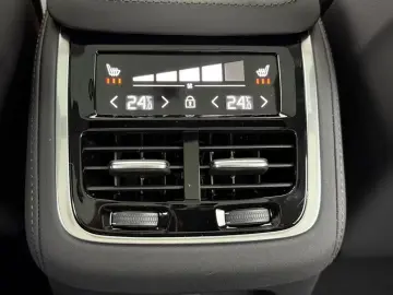 Volvo XC90 T8 AWD Plus