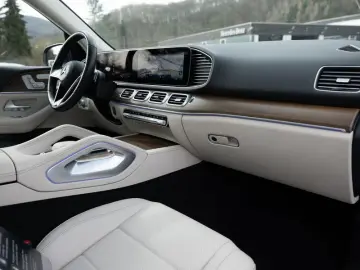 MERCEDES-BENZ GLE 400e 4M AMG Pano AHK Distr
