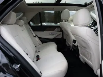 MERCEDES-BENZ GLE 400e 4M AMG Pano AHK Distr