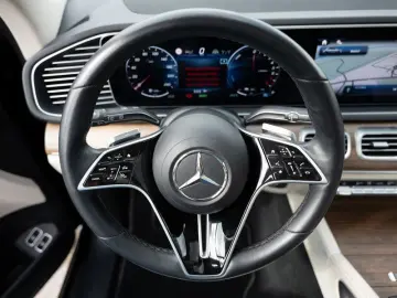 MERCEDES-BENZ GLE 400e 4M AMG Pano AHK Distr