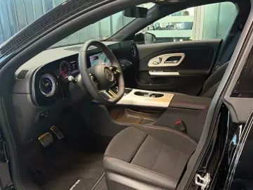 Mercedes-Benz CLA 180 AMG