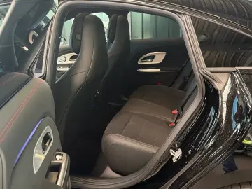 Mercedes-Benz CLA 180 AMG