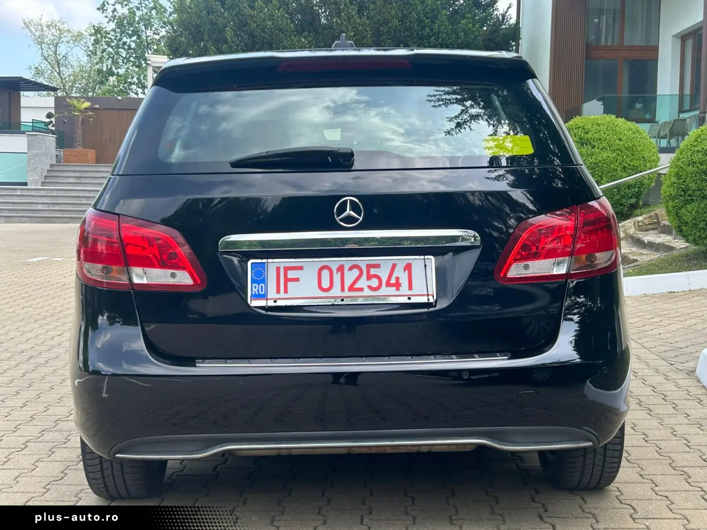 Mercedes-Benz B 200