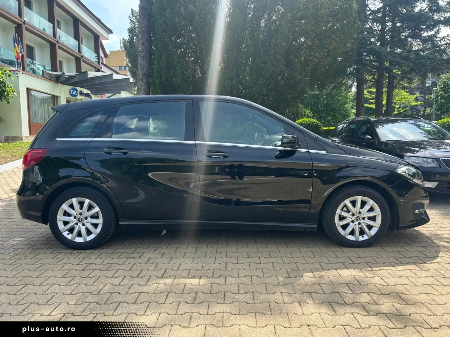 Mercedes-Benz B 200