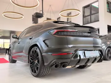 LAMBORGHINI Urus SE 4.0 V8 PHEV
