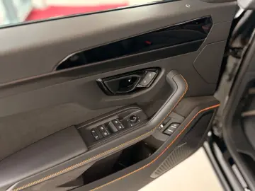 LAMBORGHINI Urus SE 4.0 V8 PHEV