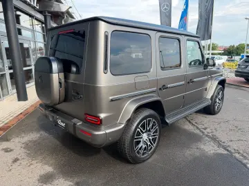 MERCEDES-BENZ G 580 AMG